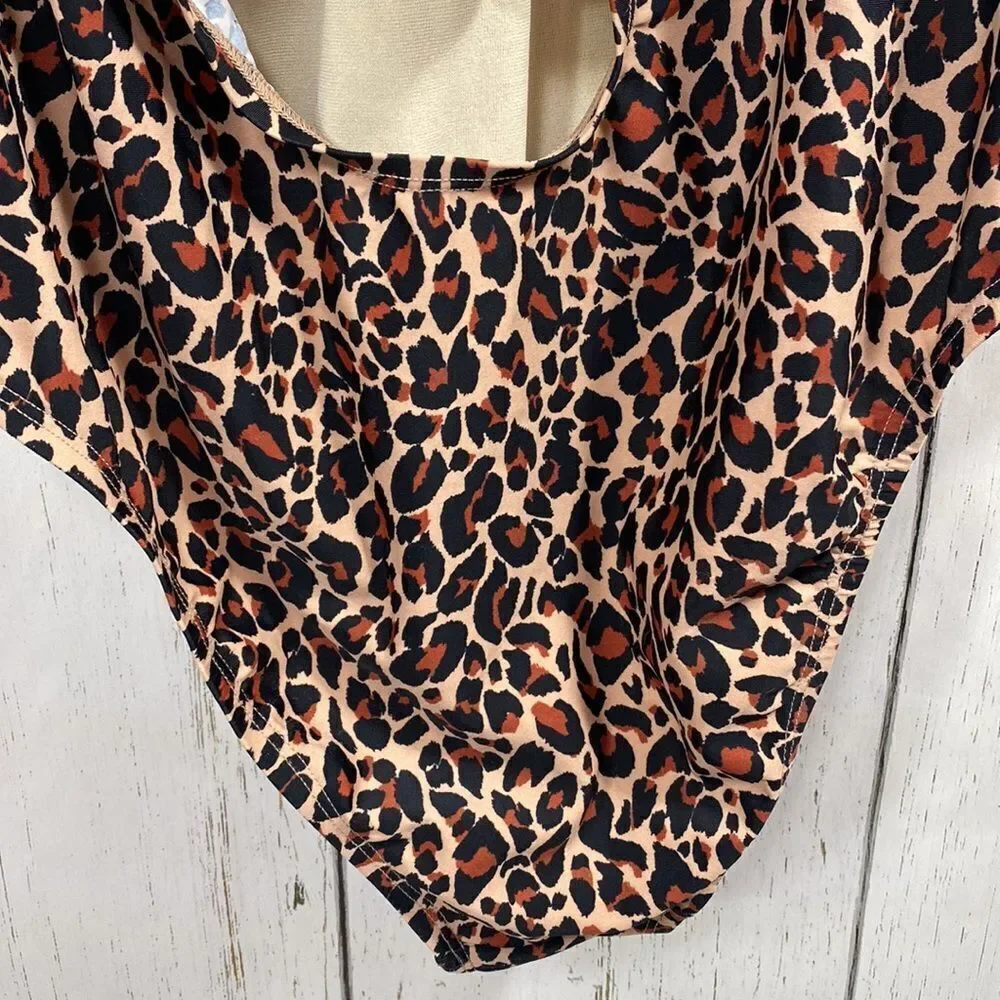 Kona Sol Womens Leopard Print Twist Front Halter One Piece Swimsuit